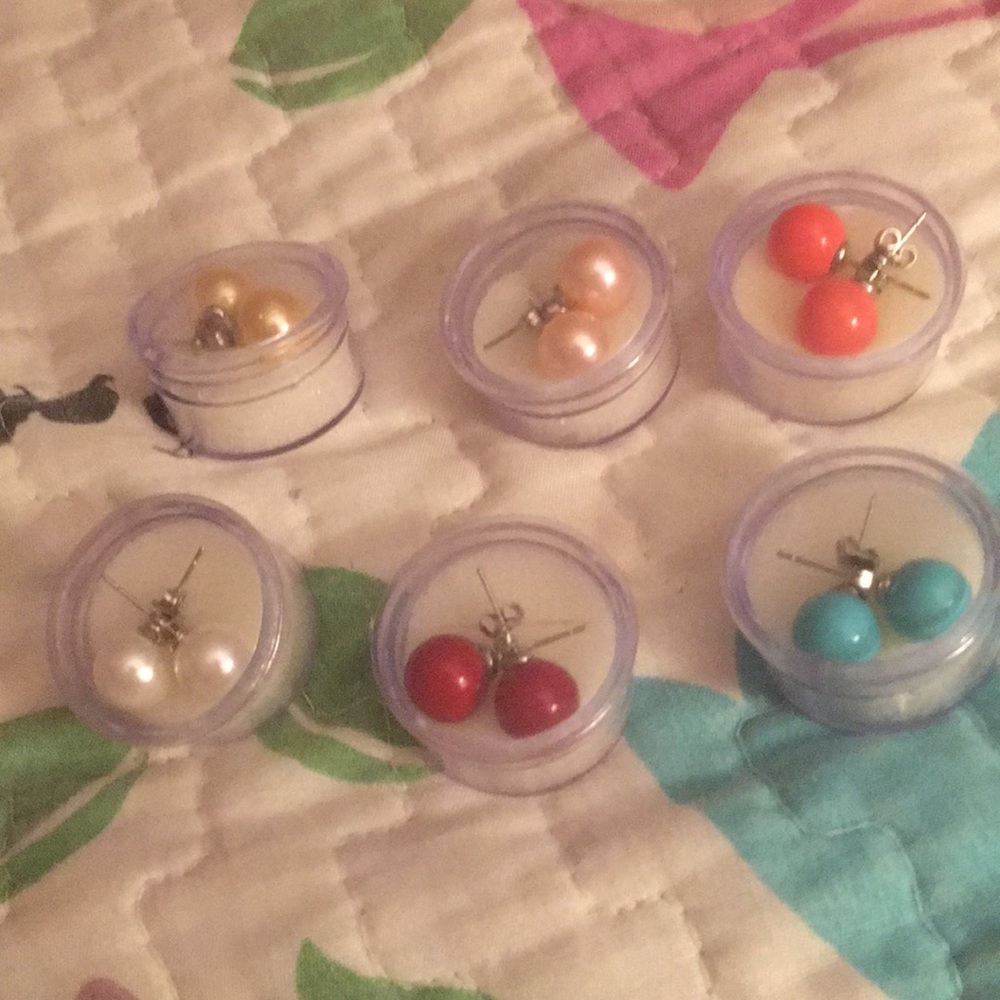 Set of 6 multicolored earrings